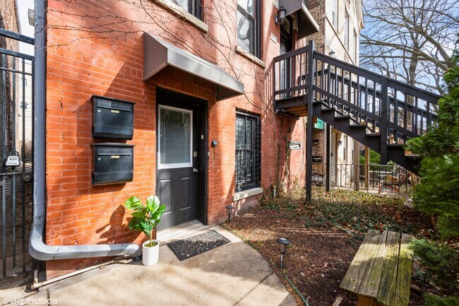 Photo - 2116 W Lyndale St Unit 1