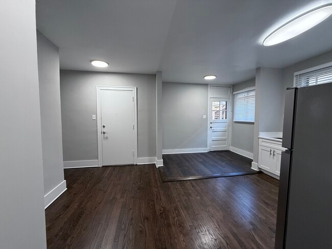 Living Space - Rogers Park Apartments