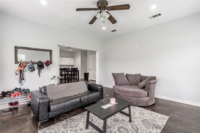 Photo - 3122 Molly Dr