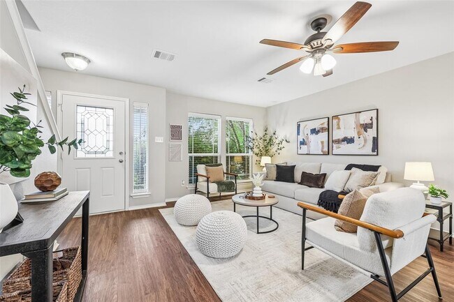 Photo - 1808 Enchanted Rock Dr