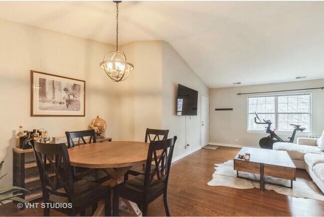 Photo - 104 E Winchester Rd