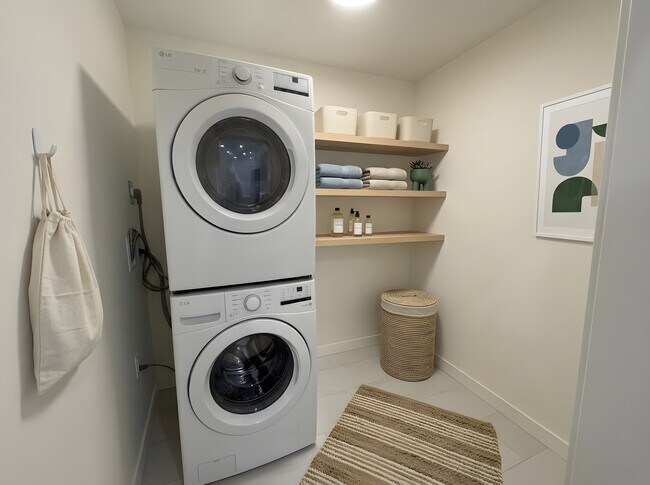 Photo - 5382-200 200 St