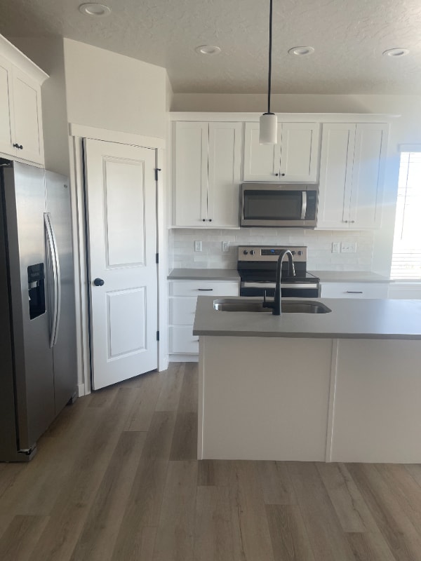 Photo - 894 N Hillcrest Rd