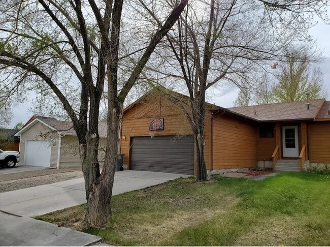 Building Photo - 816 Burr Dr Rental