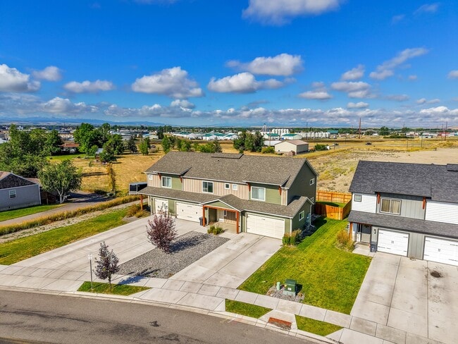 Building Photo - 201 13th St