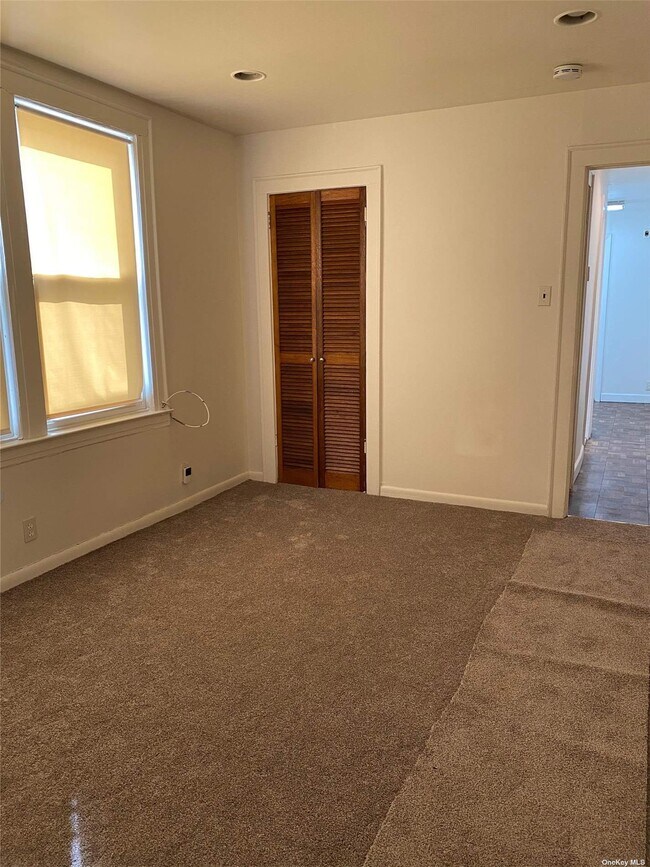 Photo - 7 Edward Ave