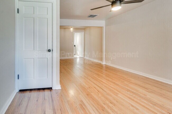 Photo - 1421 Classen Dr