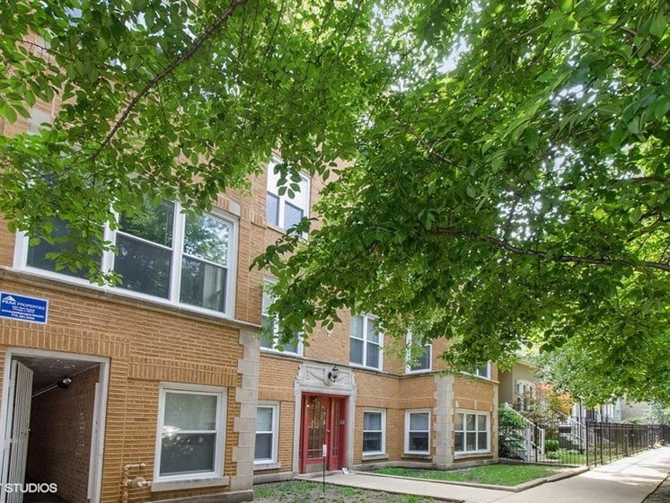 Photo - 2645 N Fairfield Ave (Chicago, IL)