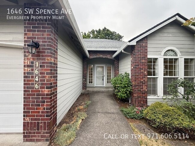 Photo - 1646 SW Spence Ave