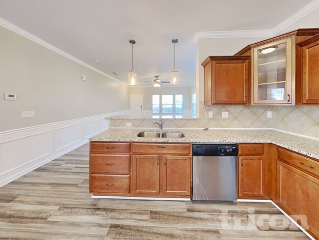 Photo - 704 Rocky Grove Glen