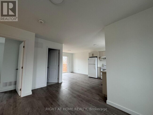 Photo - 127 HighRiver Trl