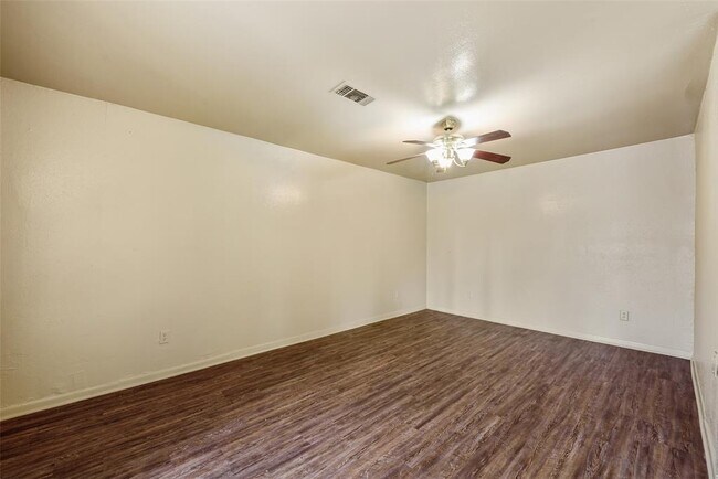 Photo - 5503 S Acres Dr