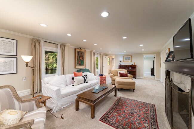 Photo - 2744 SW Sherwood Dr