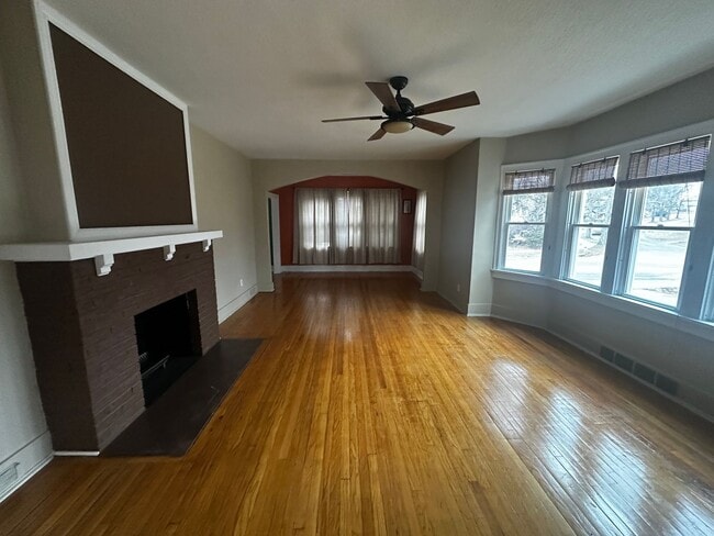 Photo - 2325 W Circle Dr