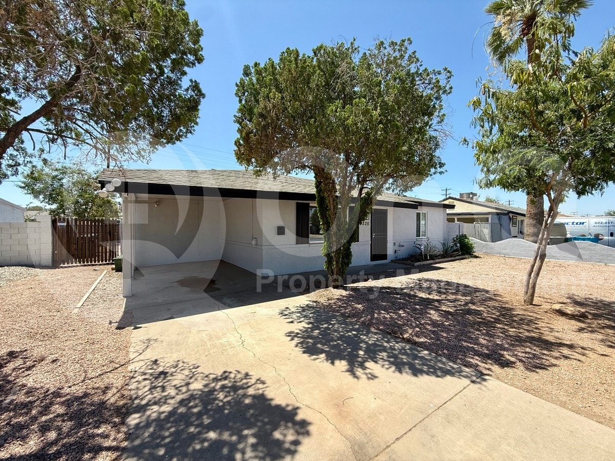 Photo - 3335 E Oak St