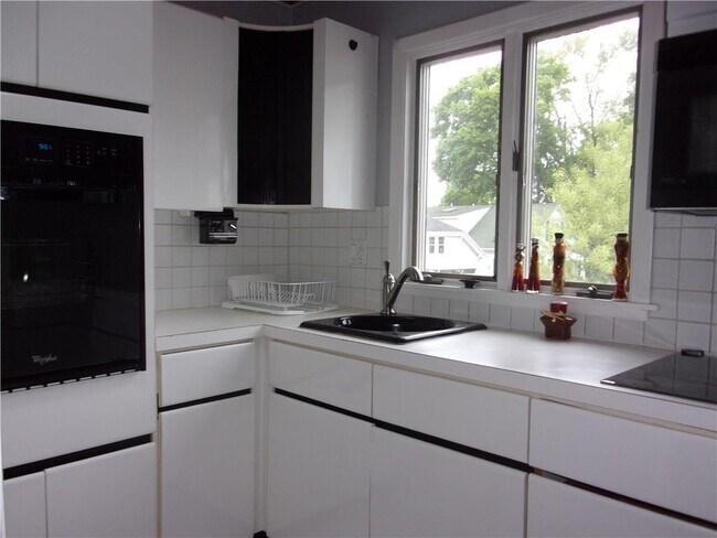 85 Homewood Ave Unit 2nd Flr