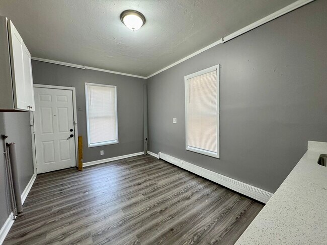 Photo - 1102 E Main St Unit 1