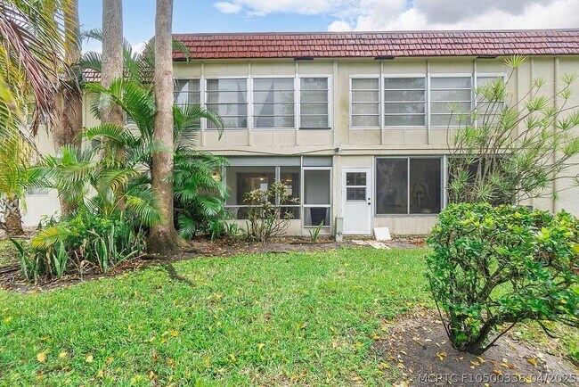 Photo - 31 Abbey Ln Unit 106