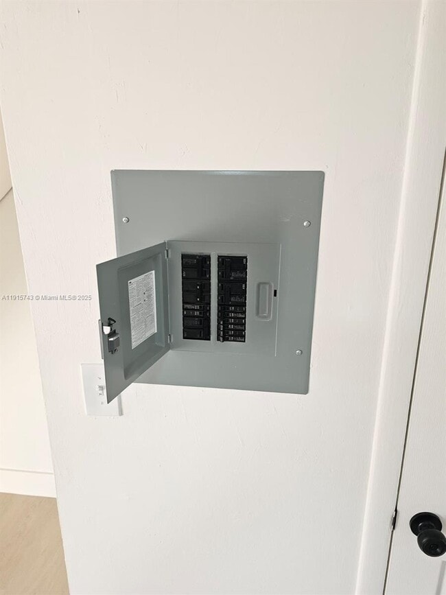 Photo - 2287 W 53rd Pl Unidad 2287 Rental