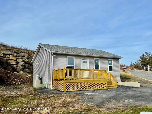 Building Photo - 555 Green Lake Rd