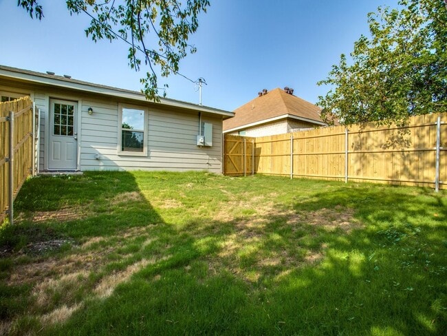 3213-3215 Karen Street - 3213-3215 Karen Street Apartment Unit 3215