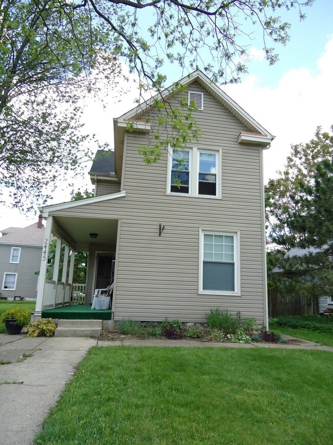 Photo - 2445 East Ave Apartment Unit 2445 1/2