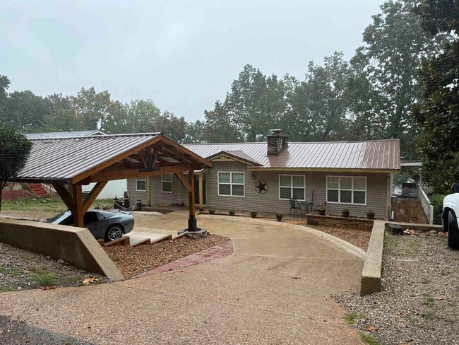 Building Photo - 129 W Lakeshore Dr Rental
