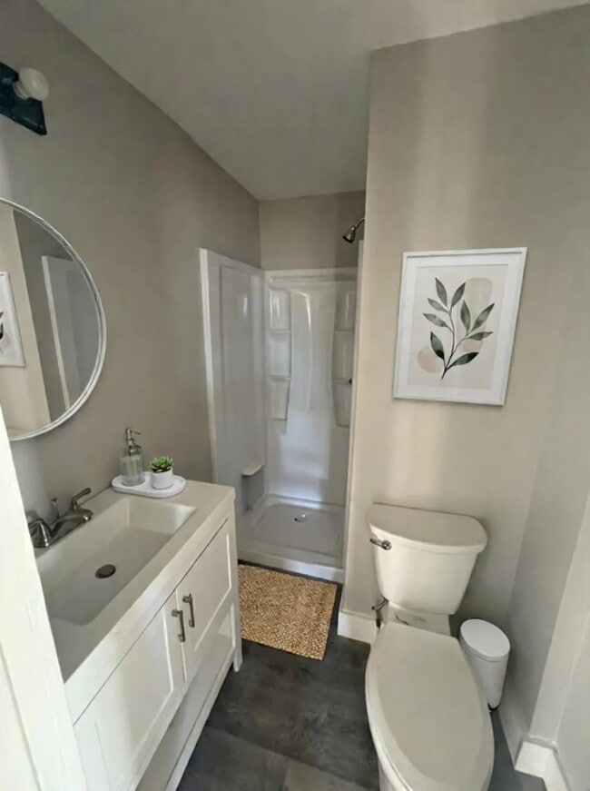 Photo - 406 Fisher Ferry St