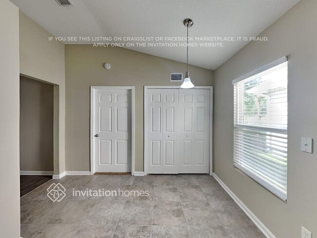 Photo - 640 Birchbark Trail