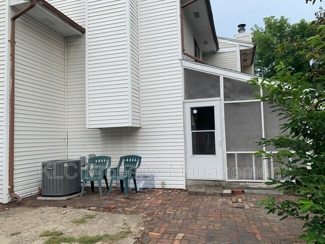 Photo - 1341 Stewart St