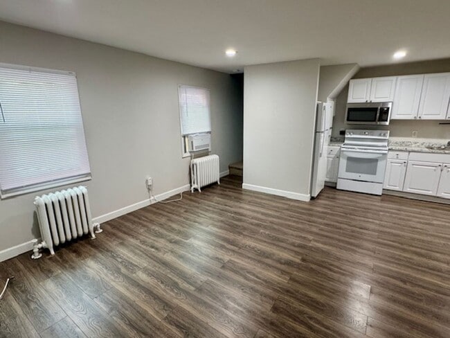 Building Photo - Jane Development Associates (R) Unit Jane Development Associates (C)-Apt. 19A