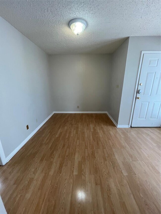 Photo - 2510 San Gabriel St Unidad 302