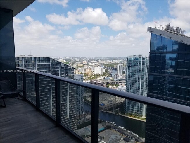 Photo - 801 S Miami Ave Unidad 5107