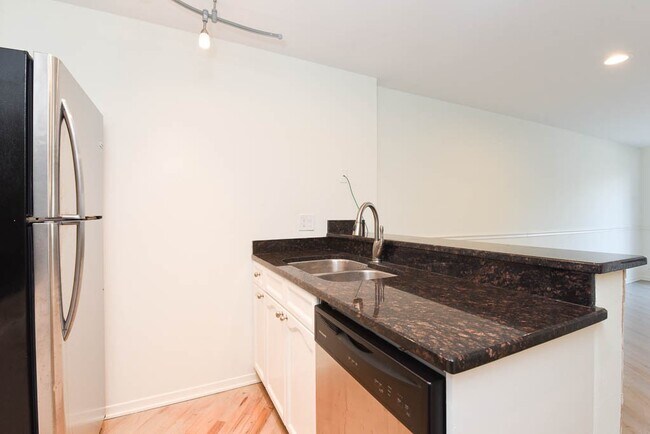 Photo - 959 W Grace St Unidad 201A