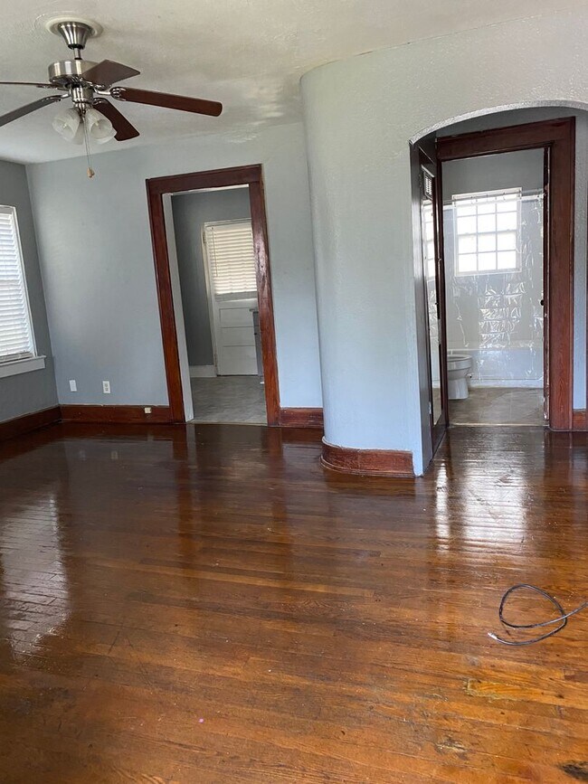 Photo - NEAR TMH/LEON HIGH Unidad 1125