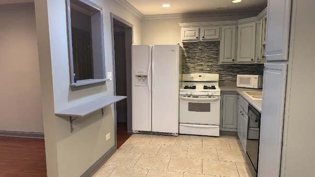 Photo - 9S060 Lake Dr Unit 12-102