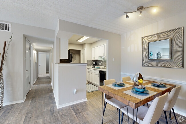 2BD 2BA 1,050 SF