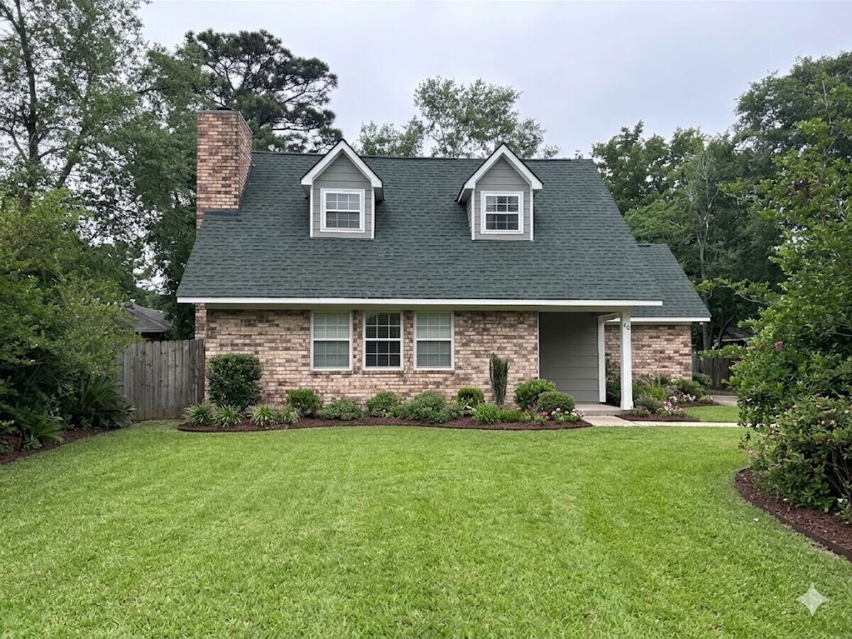 Photo - MOVE-IN SPECIAL: $500 OFF 1st MONTH'S RENT!**