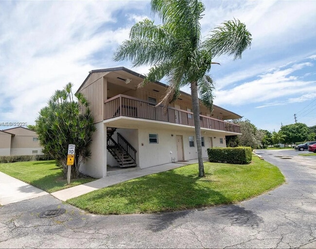 Photo - 2755 W Atlantic Ave Unidad FIRST ENCOUNTER