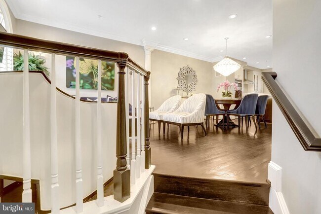 Photo - 422 Pendleton St