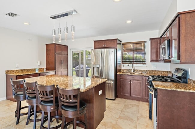 Photo - 272 Holly Dr