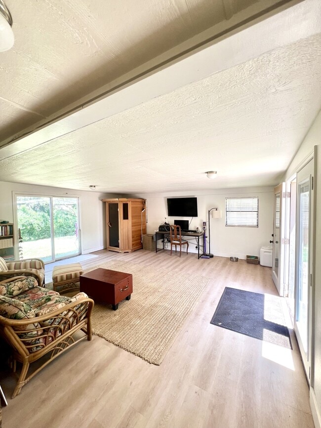 Building Photo - 9713 Nashville Ave