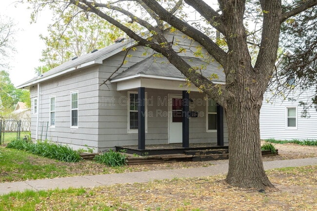 Building Photo - 226 S Millwood Ave Rental