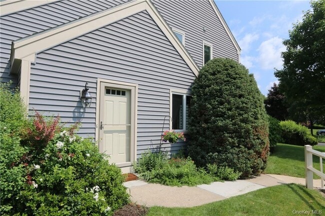 Photo - 218 Stoneway Ln