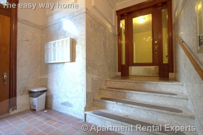 Photo - 30 Langdon St Unidad #16