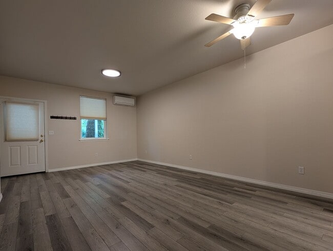 Photo - 3 Bedroom, 2 Bath Home Close To Skinner Butte!
