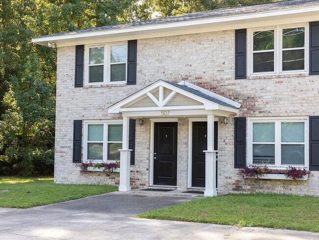 Building Photo - 507 Arlington Dr