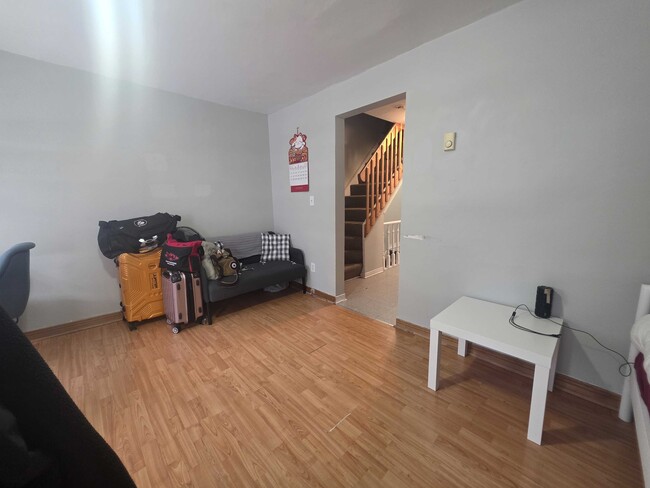 Photo - 558 Albert St Unit 558-2