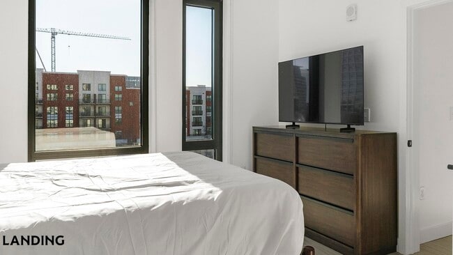 Photo - 1007 S Mint St Unidad 732