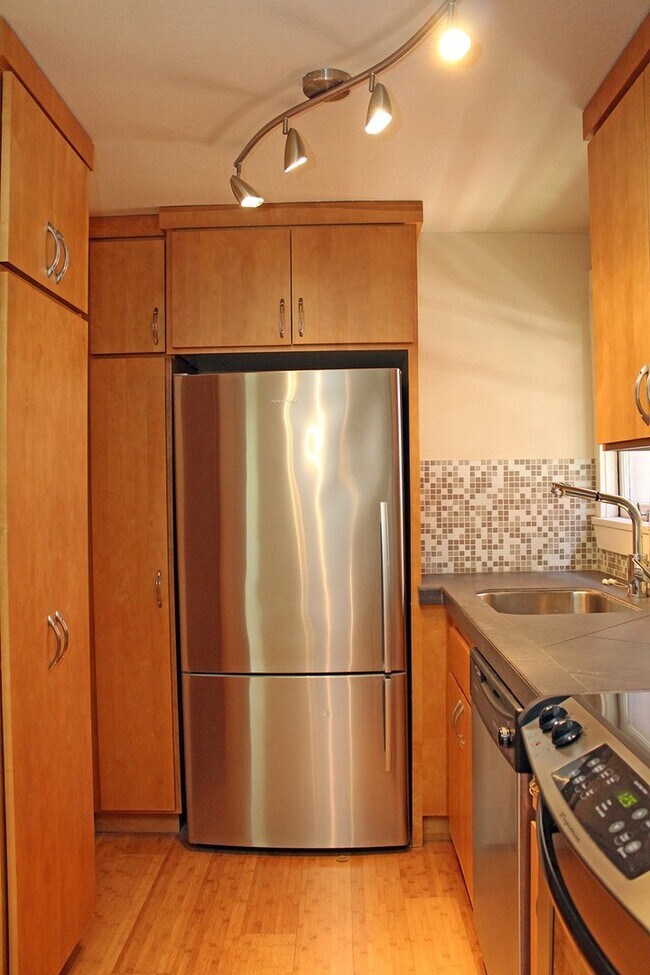 Photo - 1829 NW Lovejoy St